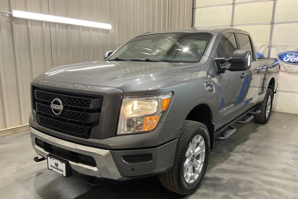 Used 2024 Nissan Titan SV w/ SV Convenience Package AWD/4WD image 3