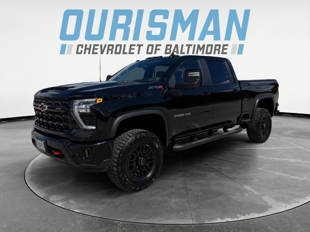 Used 2025 Chevrolet Silverado 2500 ZR2 w/ Technology Package image 2