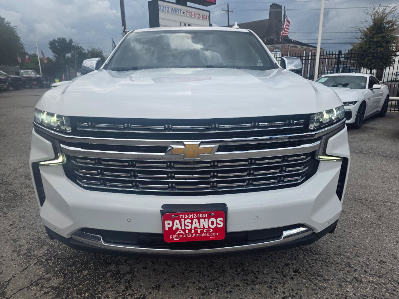 Used 2021 Chevrolet Tahoe Premier w/ Premium Package RWD image 3