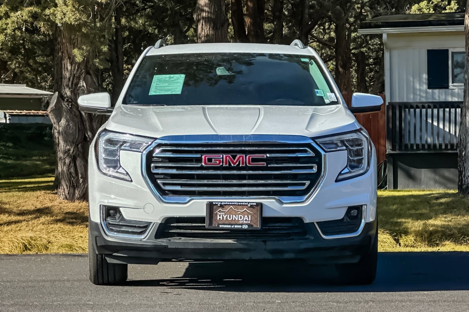 Used 2024 GMC Terrain SLT image 10