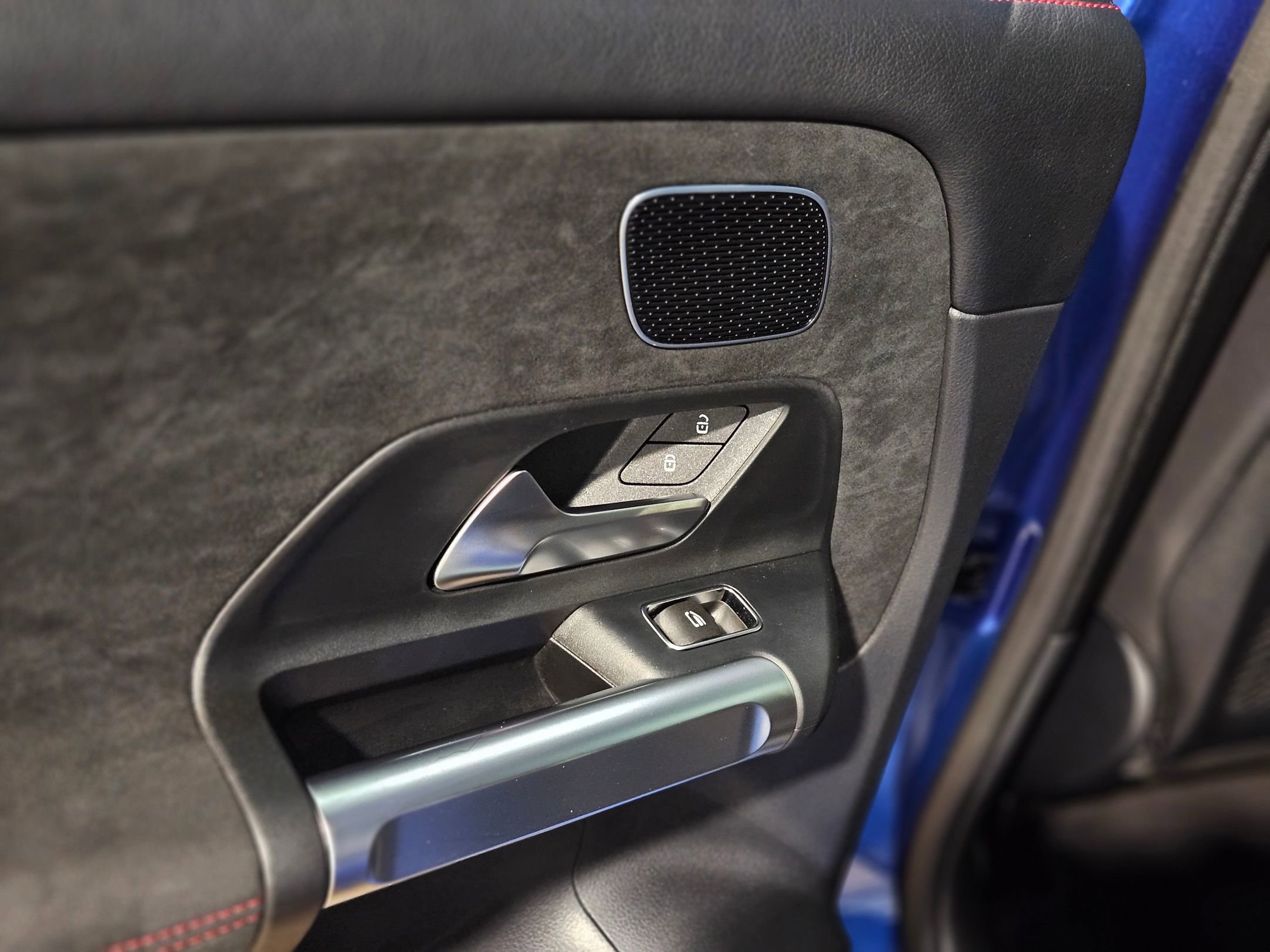 Used 2024 Mercedes-Benz GLB 250 image 36