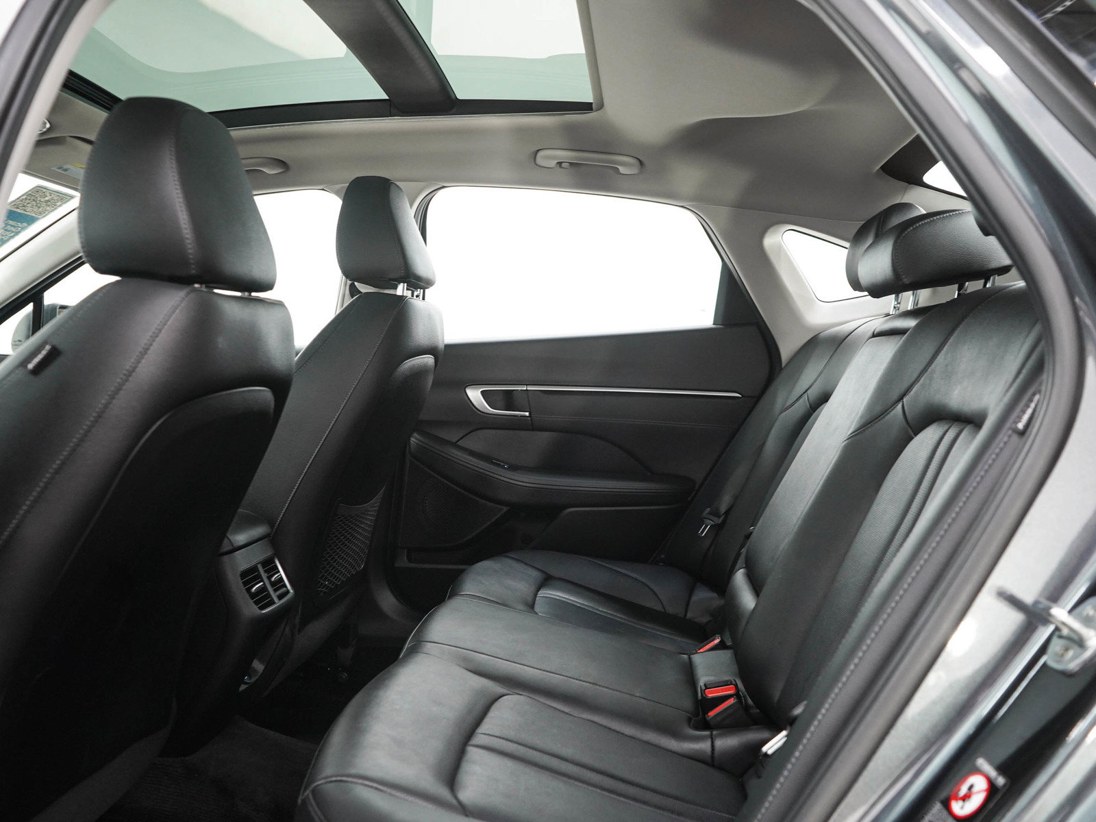 Used 2022 Hyundai Sonata Limited FWD image 13