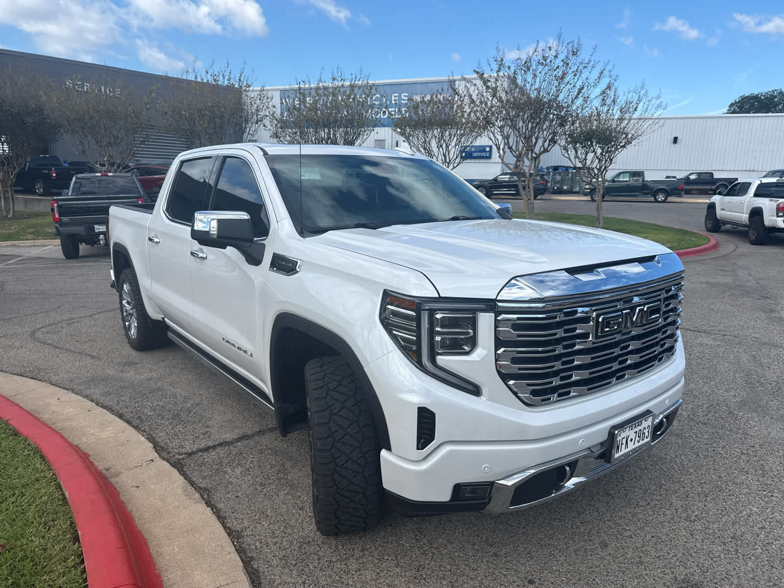 Used 2022 GMC Sierra 1500 Denali w/ Denali Reserve Package RWD image 4