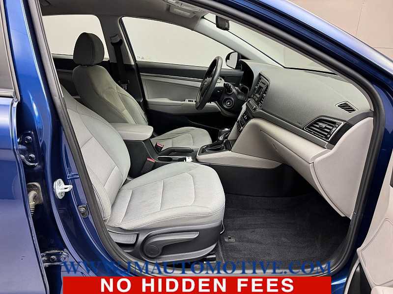 Used 2017 Hyundai Elantra SE image 19