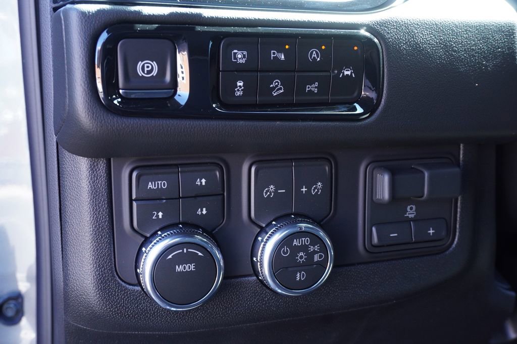 New 2026 GMC Yukon Elevation image 18