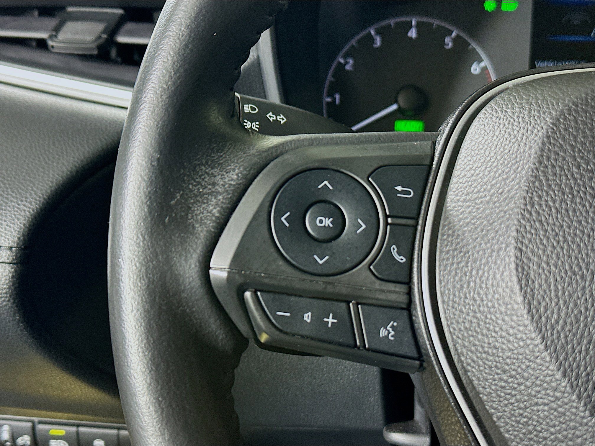 Used 2024 Toyota Corolla Cross SE w/ Moonroof Package image 16