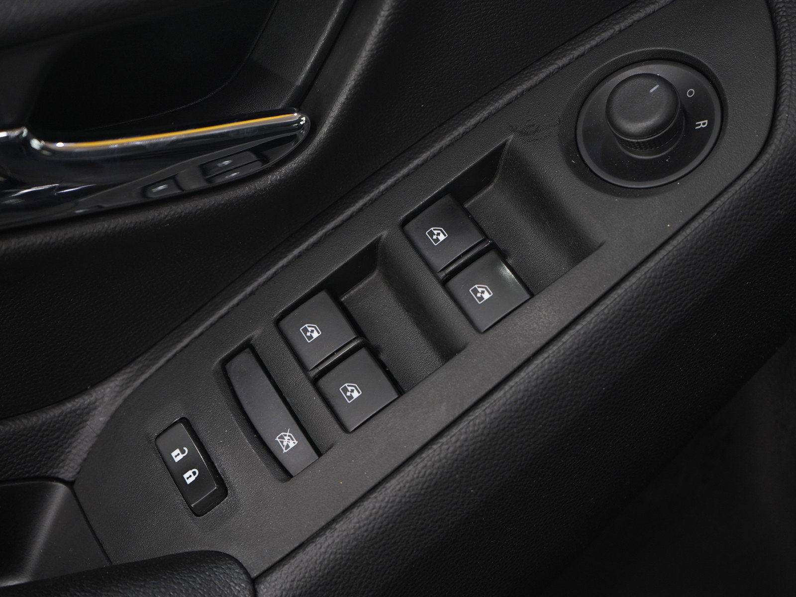 Used 2020 Chevrolet Trax LT w/ LT Convenience Package image 21