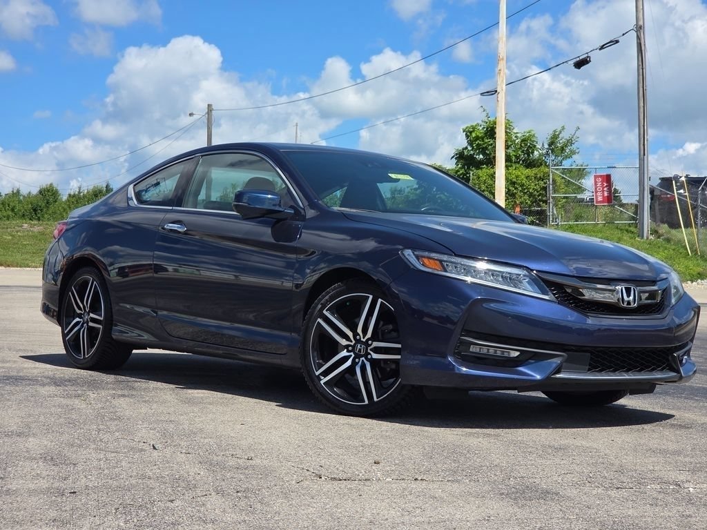 Used 2016 Honda Accord Touring image 2