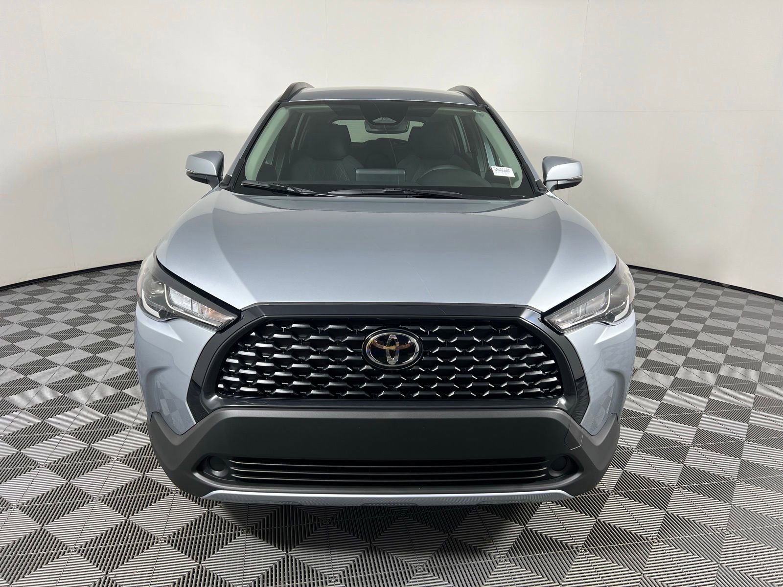 New 2026 Toyota Corolla Cross LE FWD image 2