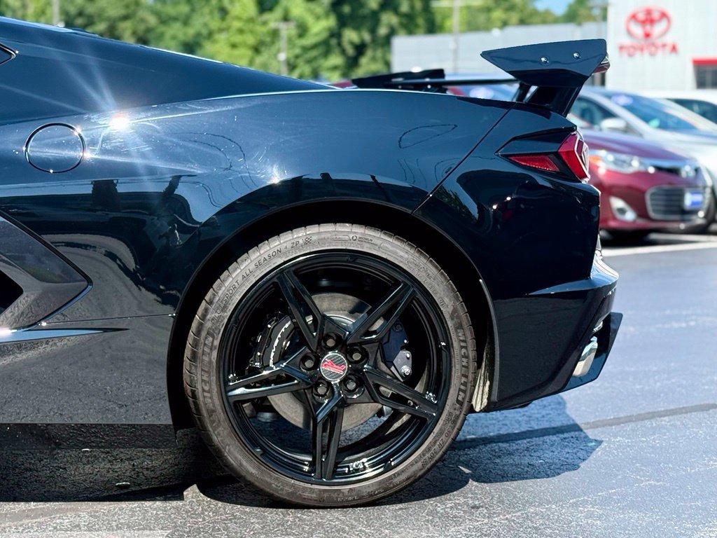 Used 2025 Chevrolet Corvette Stingray Preferred Cpe RWD image 4
