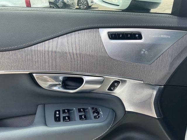 Certified 2023 Volvo XC90 T8 Ultimate w/ Protection Package Premier AWD/4WD image 11