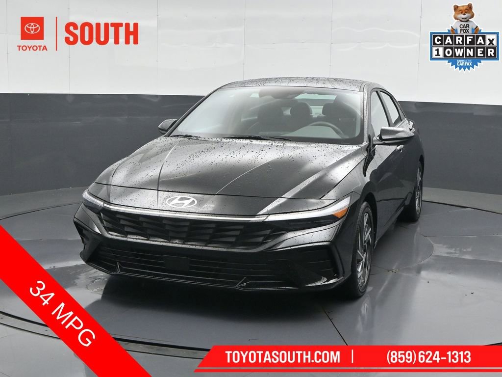 Used 2025 Hyundai Elantra SEL FWD image 6