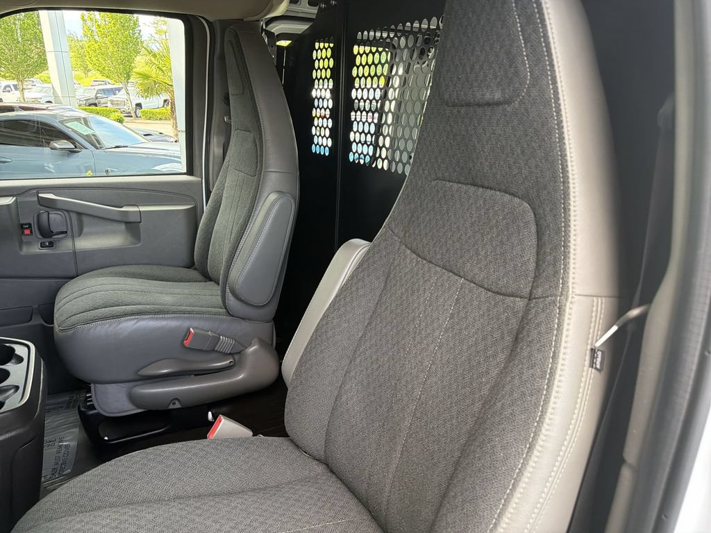 Certified 2025 GMC Savana 2500 w/ Driver Convenience Package RWD image 18