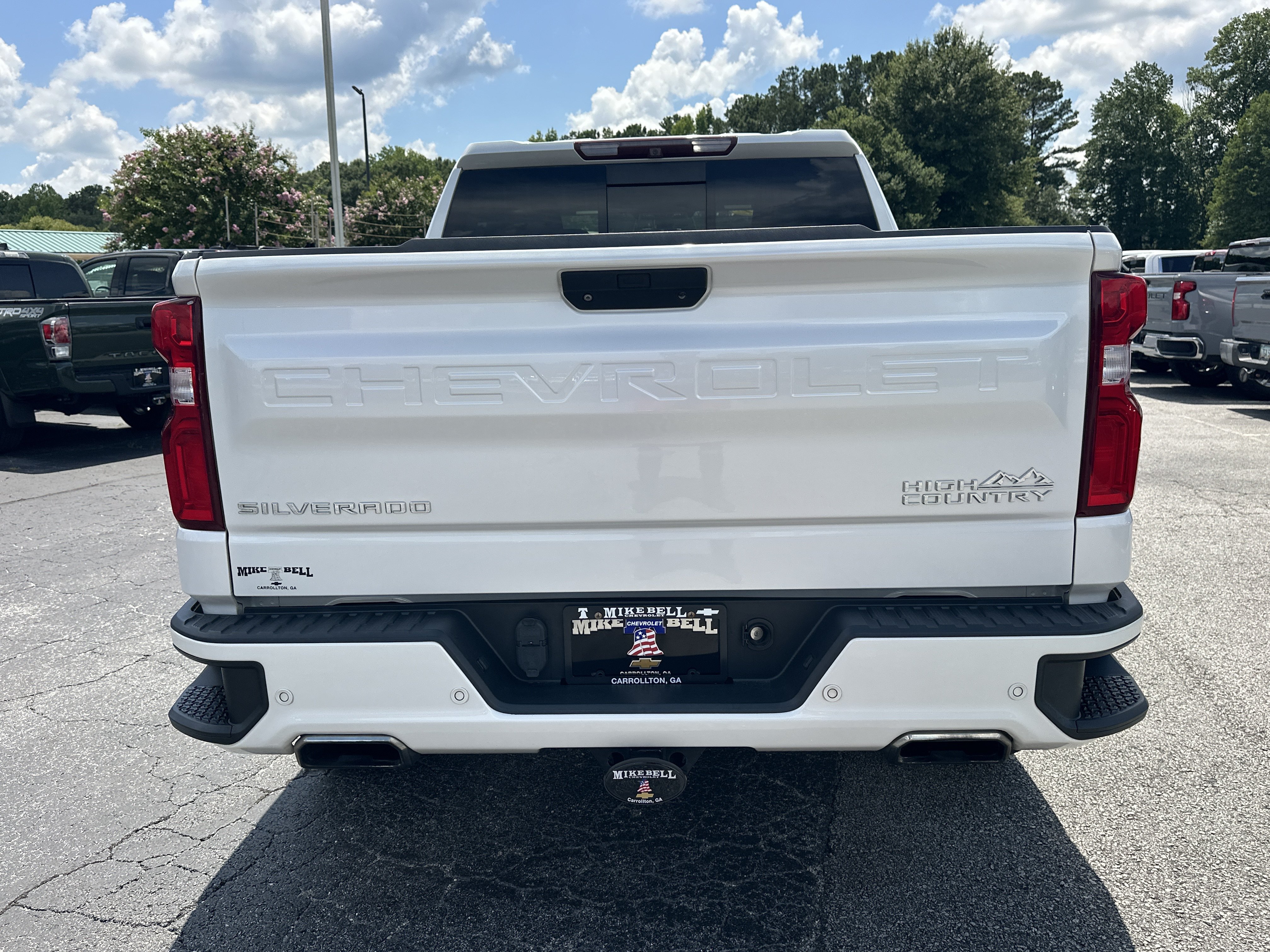 Used 2019 Chevrolet Silverado 1500 High Country w/ Technology Package AWD/4WD image 7