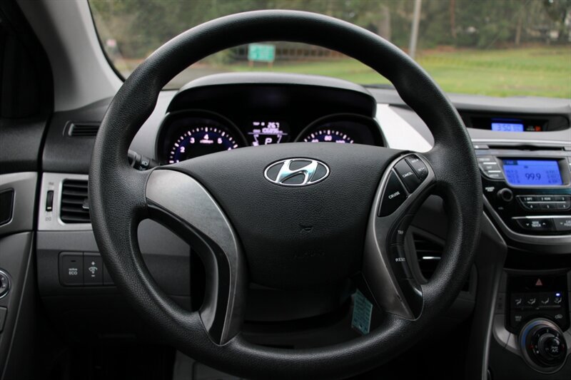 Used 2013 Hyundai Elantra GLS image 18