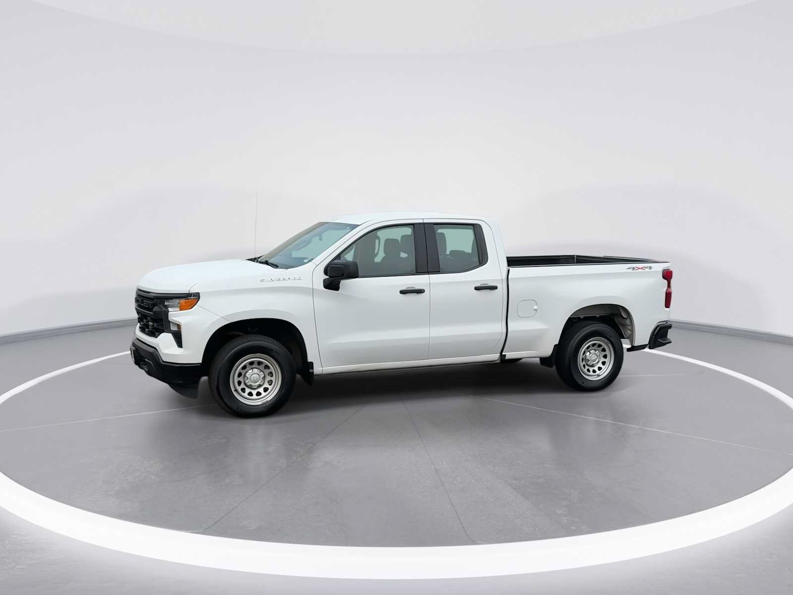Used 2023 Chevrolet Silverado 1500 W/T w/ Trailering Package AWD/4WD image 4