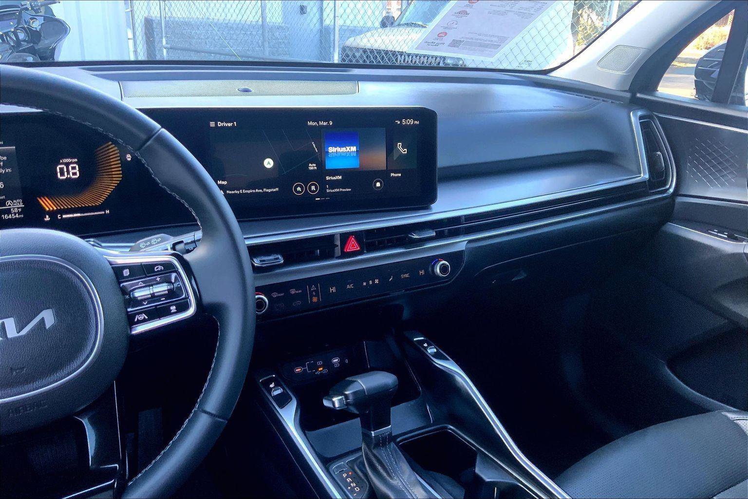 Used 2025 Kia Sorento EX image 6