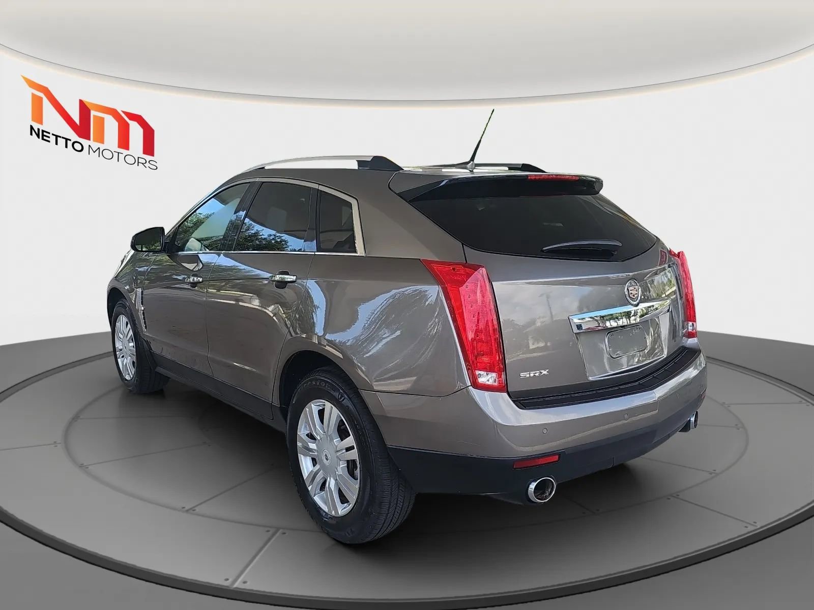 Used 2011 Cadillac SRX Luxury image 3