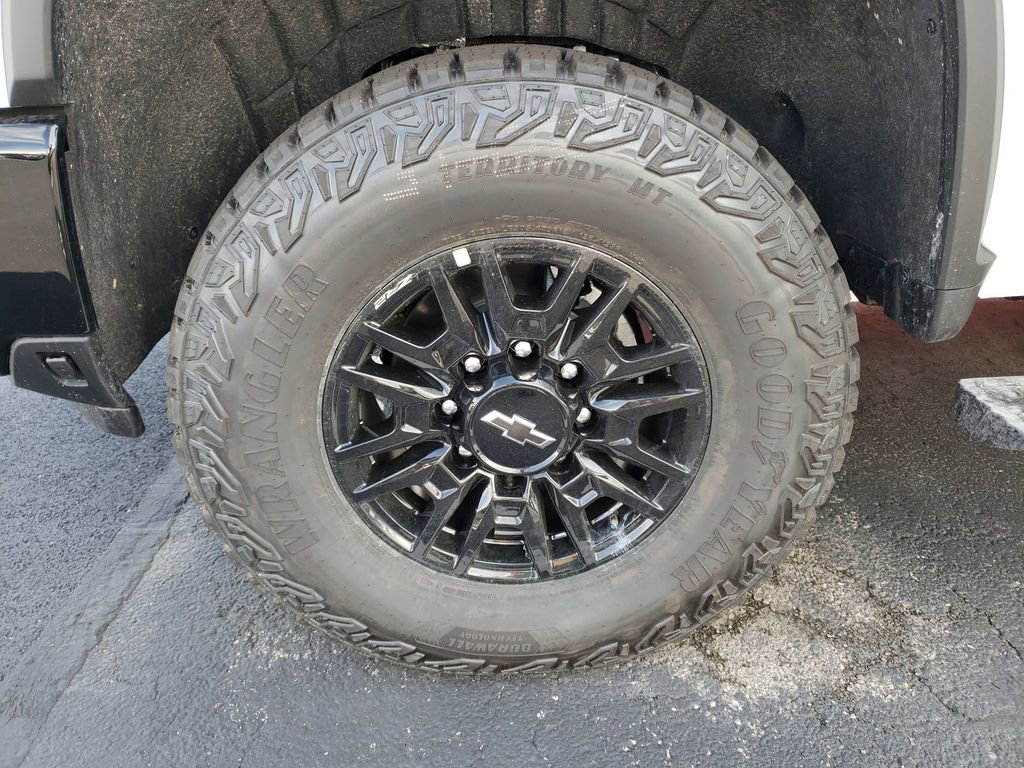 New 2026 Chevrolet Silverado 2500 ZR2 w/ LPO, Dark Essentials Package image 27