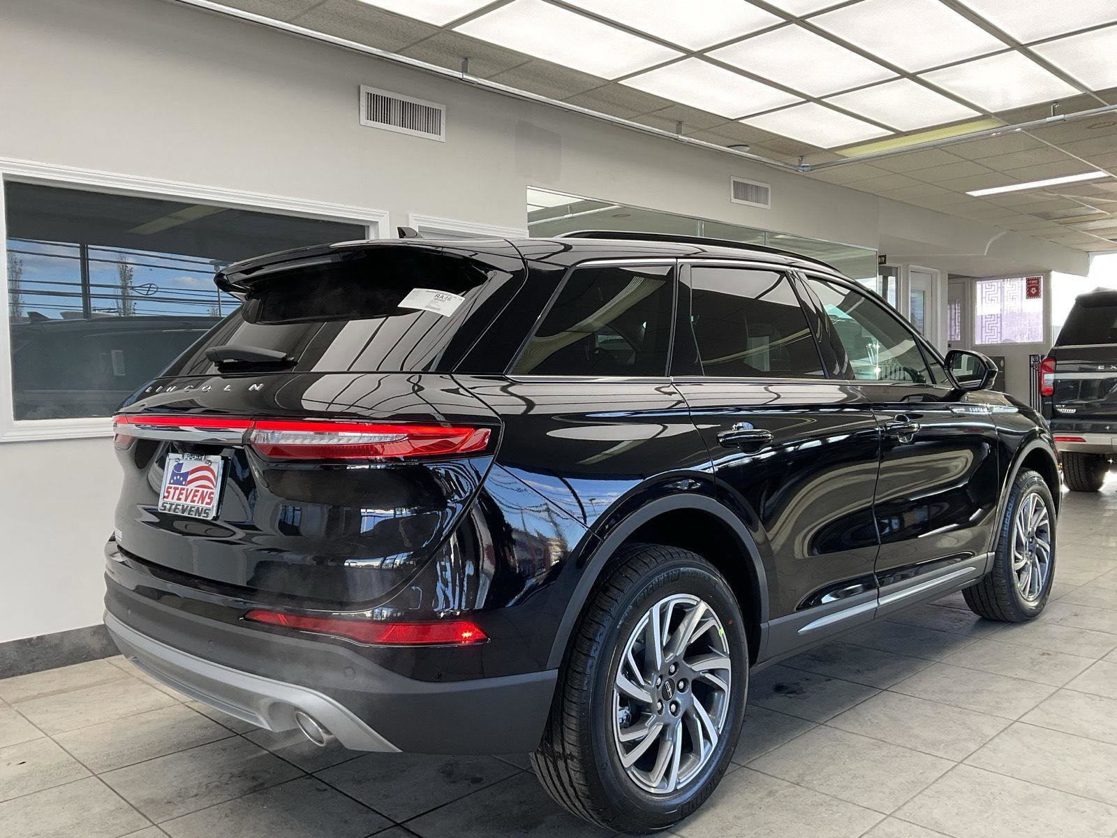 New 2026 Lincoln Corsair Premiere image 5