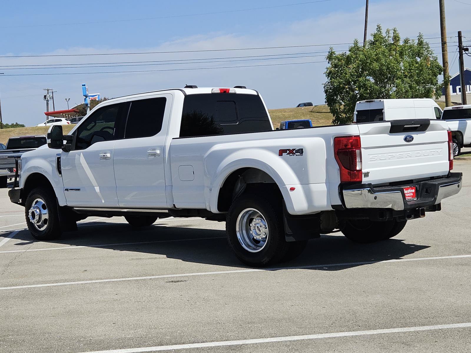 Used 2022 Ford F350 Lariat w/ Lariat Ultimate Package AWD/4WD image 6