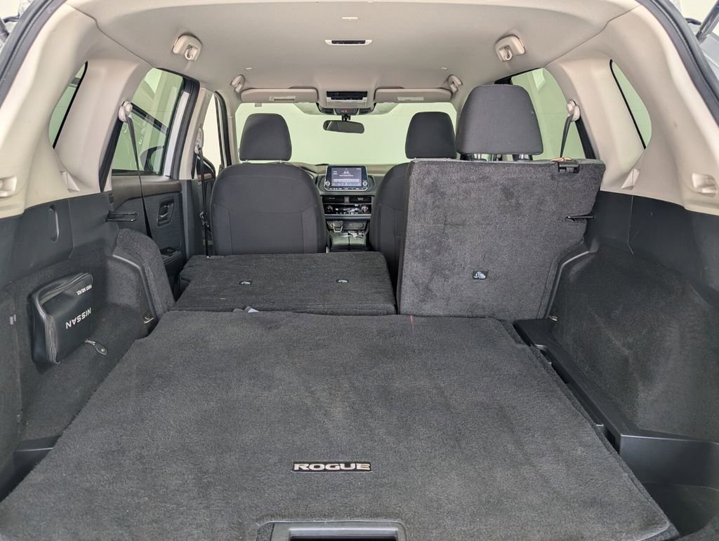 Used 2023 Nissan Rogue SV image 25