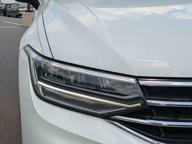 Used 2023 Volkswagen Tiguan SE FWD image 11