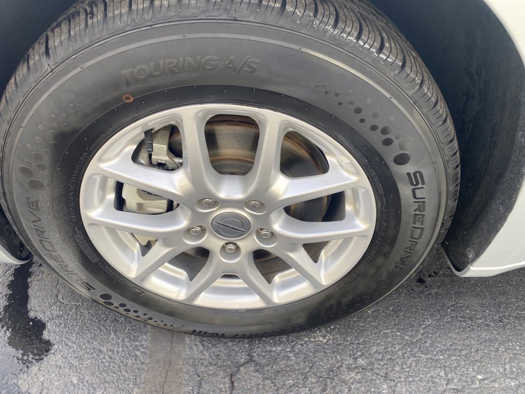 Used 2024 Chrysler Pacifica Touring-L image 32