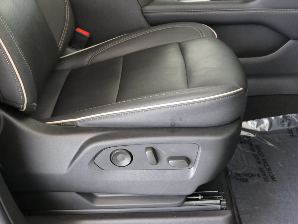 Used 2025 GMC Yukon XL Elevation AWD/4WD image 48