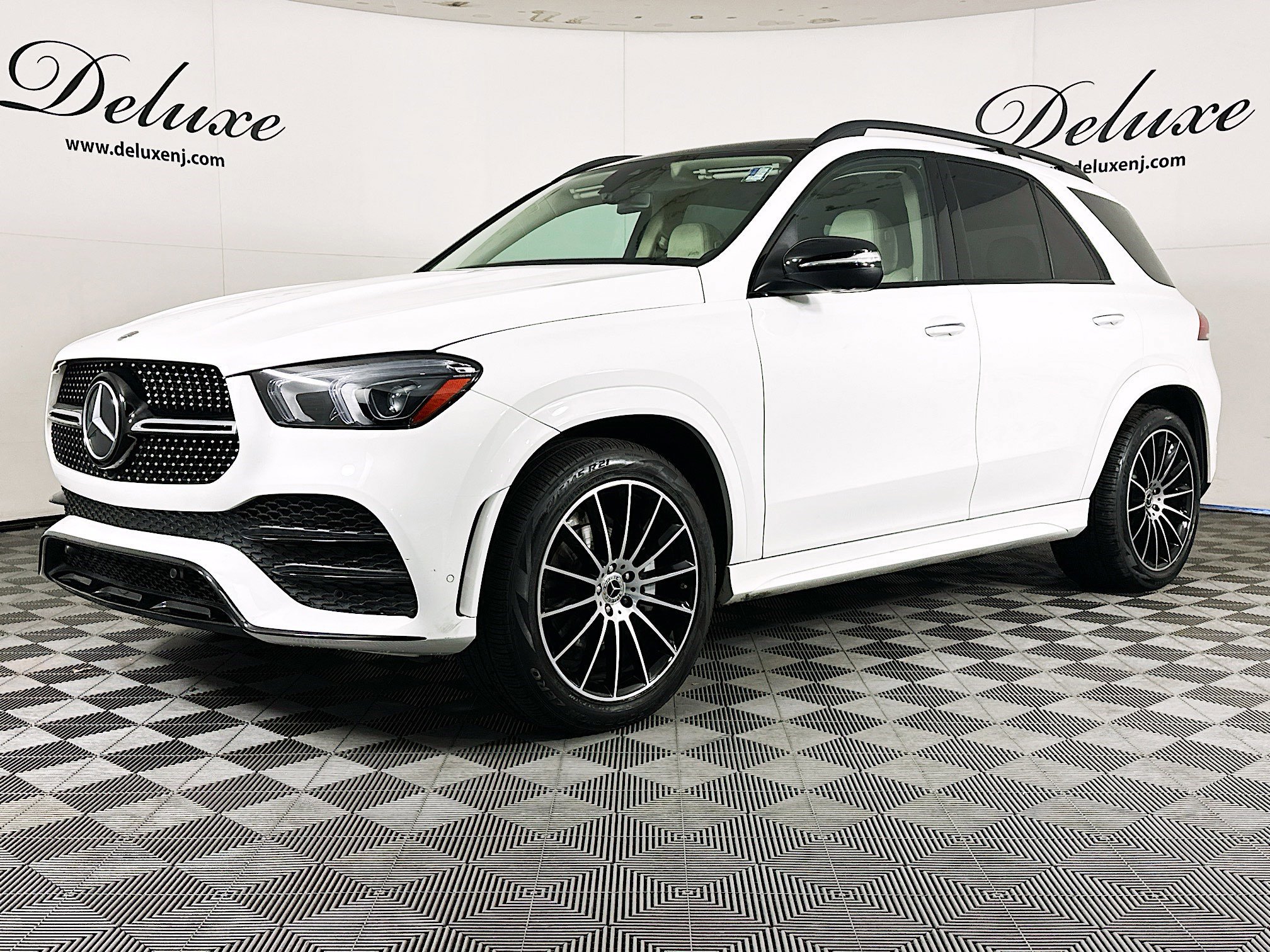 Used 2022 Mercedes-Benz GLE 350 GLE 350 AMG Line Night Premium w/ AMG Line Exterior image 3