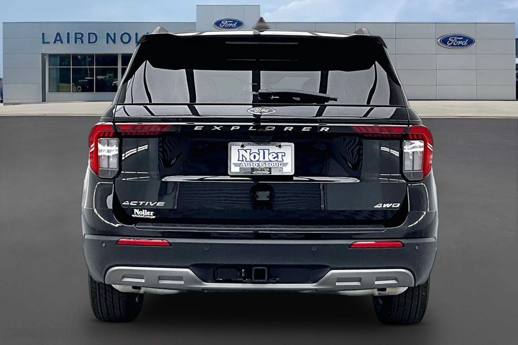 New 2026 Ford Explorer Active w/ Active Comfort Package AWD/4WD image 4