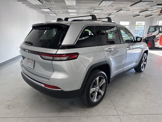 Used 2023 Jeep Grand Cherokee 4WD 4xe image 15