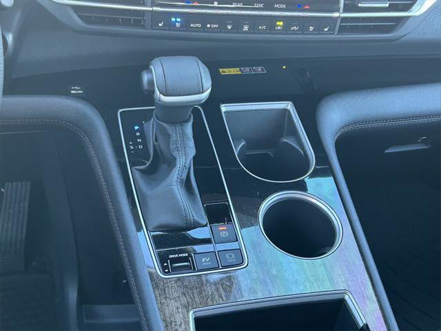 Certified 2025 Toyota Sienna Platinum image 21