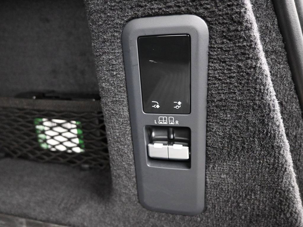 Used 2025 Land Rover Range Rover Sport SV Edition Two image 19