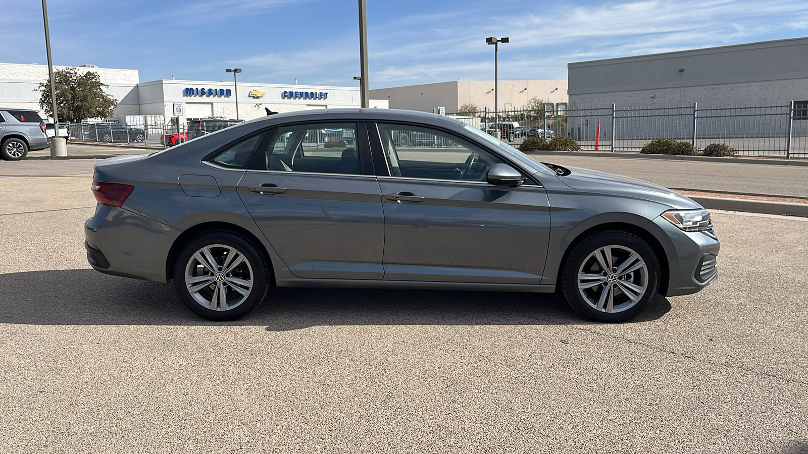 Used 2024 Volkswagen Jetta SE image 9