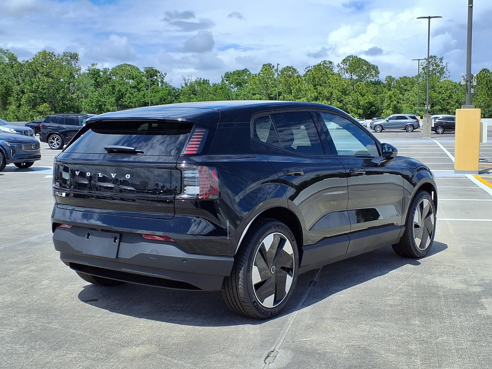 New 2026 Volvo EX30 Plus w/ Protection Package Premier AWD/4WD image 7