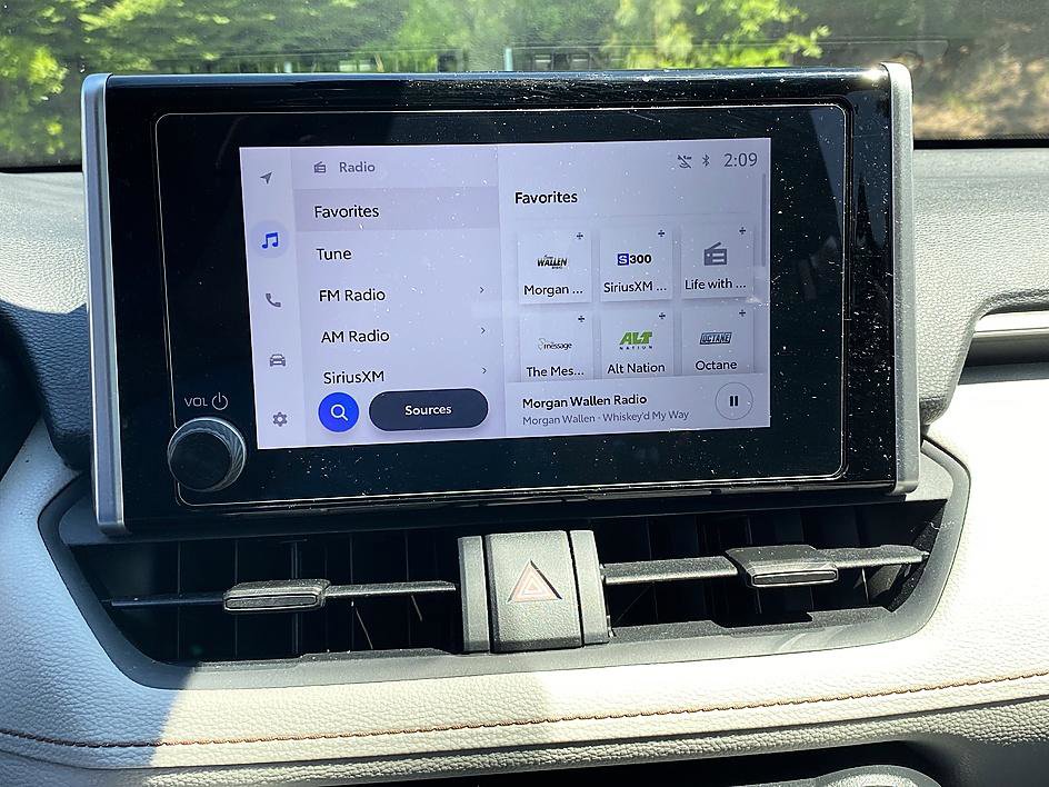 Certified 2024 Toyota RAV4 XLE AWD/4WD image 17