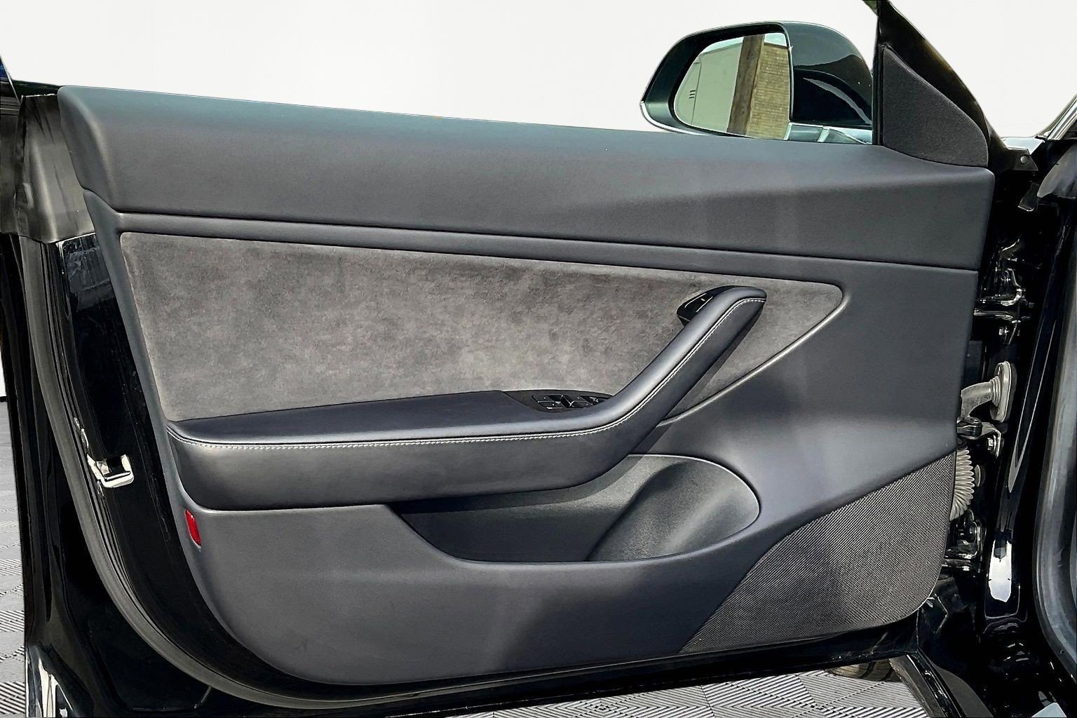 Used 2018 Tesla Model 3 Long Range RWD image 18