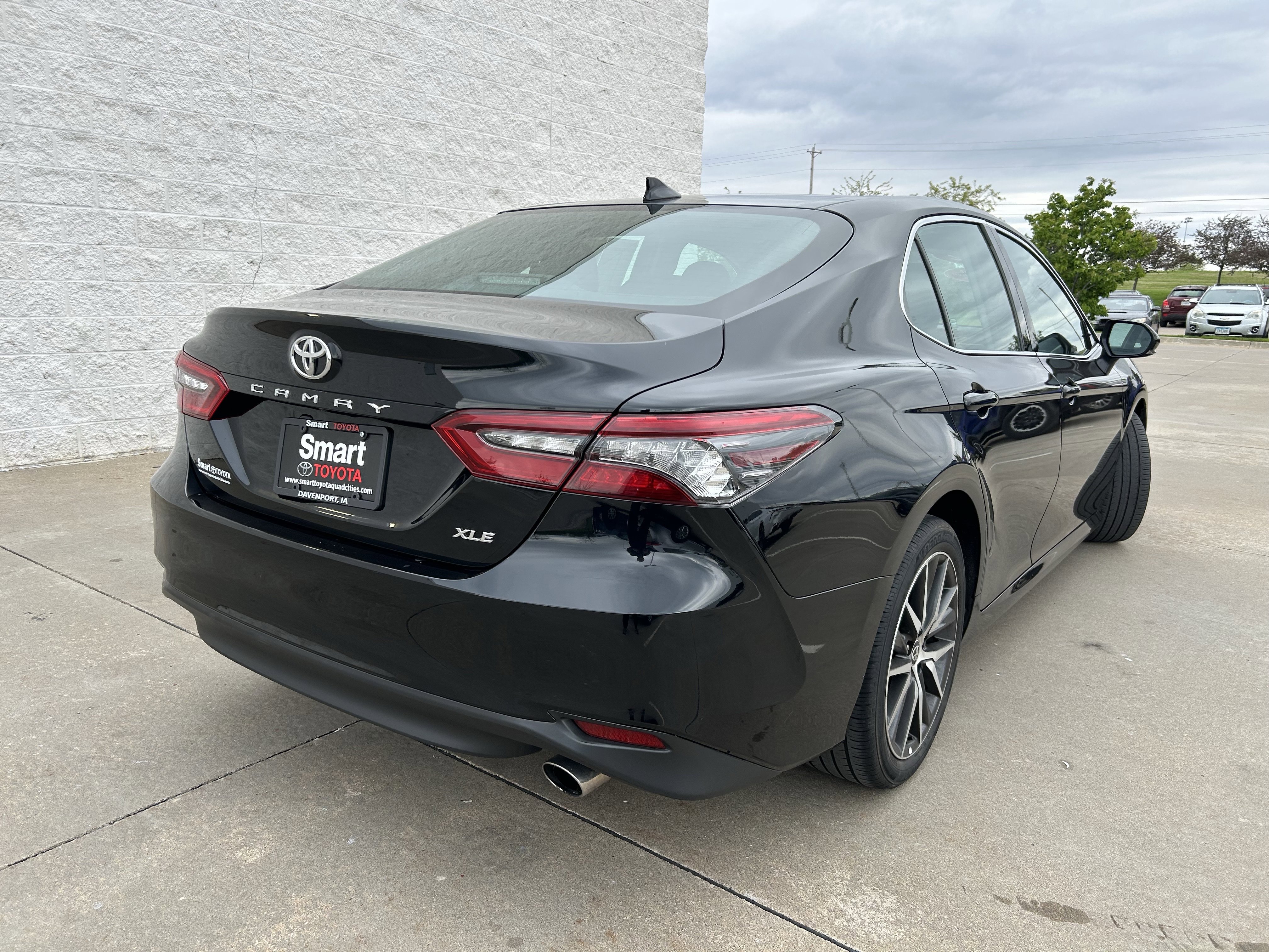 Certified 2022 Toyota Camry XLE FWD image 6