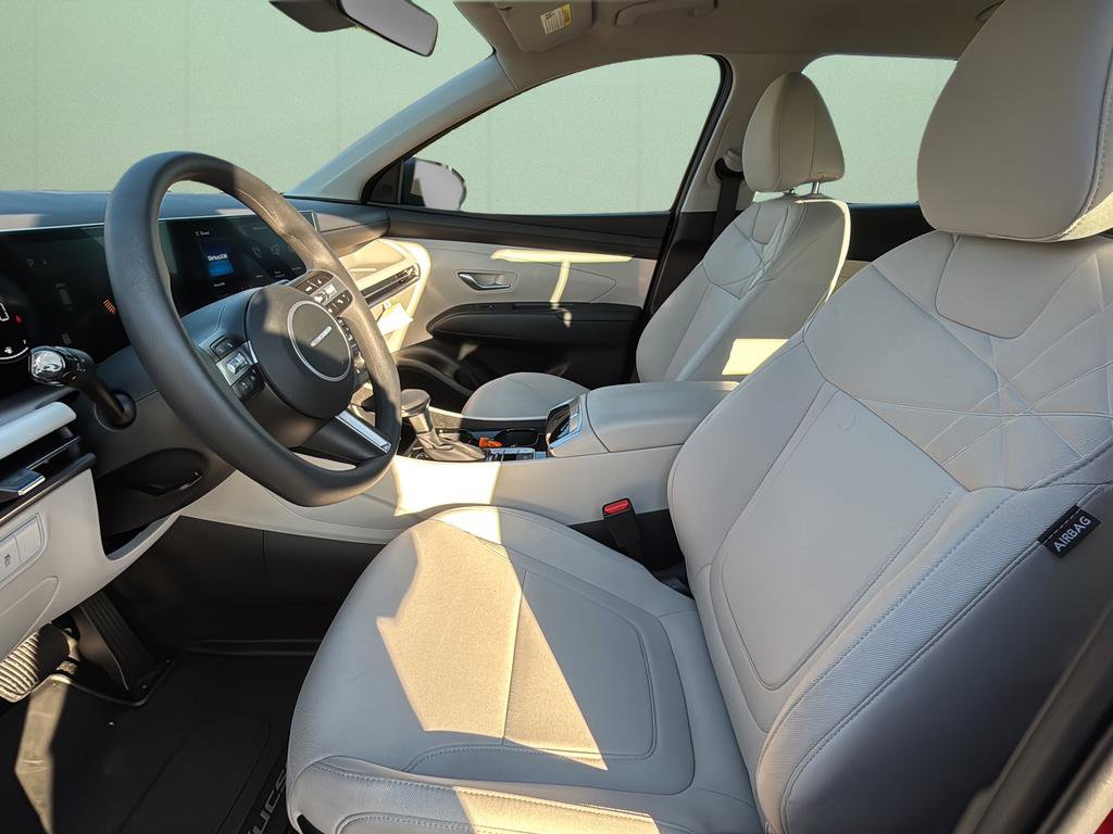Certified 2025 Hyundai Tucson SE FWD image 18