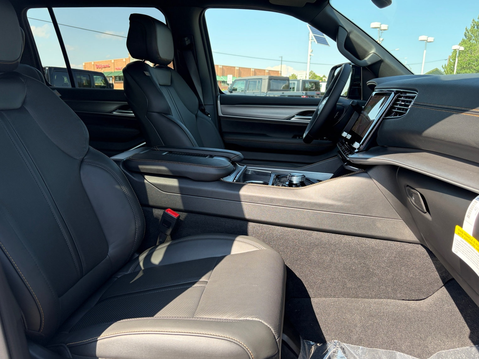 New 2026 Jeep Grand Wagoneer 4WD image 29
