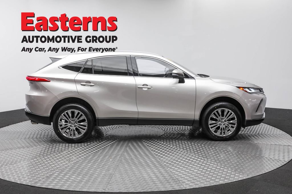 Used 2023 Toyota Venza Limited AWD/4WD image 4