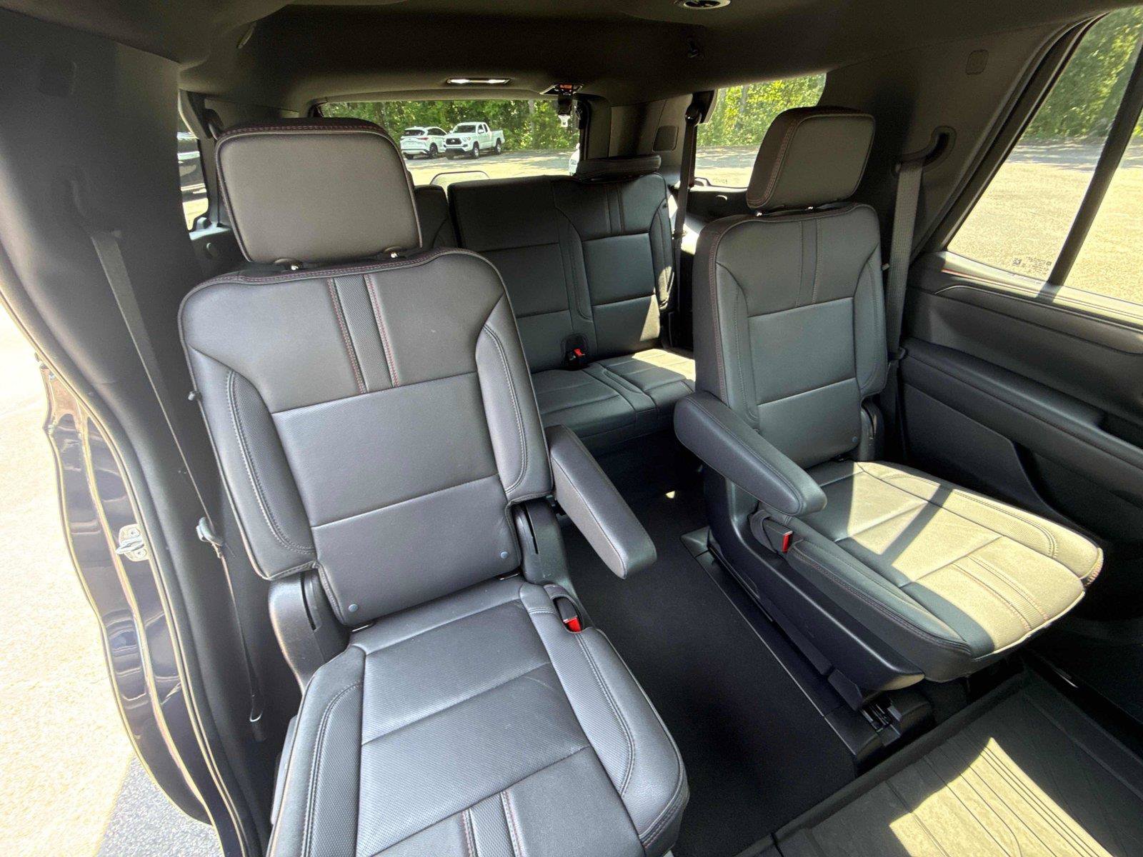 Used 2022 Chevrolet Tahoe RST w/ Luxury Package AWD/4WD image 30