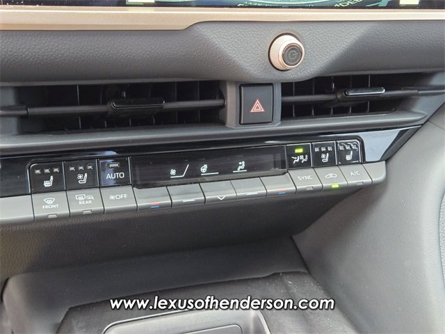 Used 2025 Toyota Crown Signia image 26