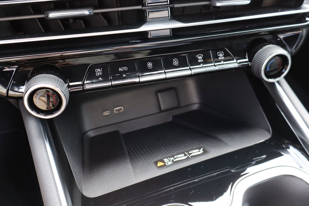 New 2026 Chevrolet Traverse LT FWD image 26