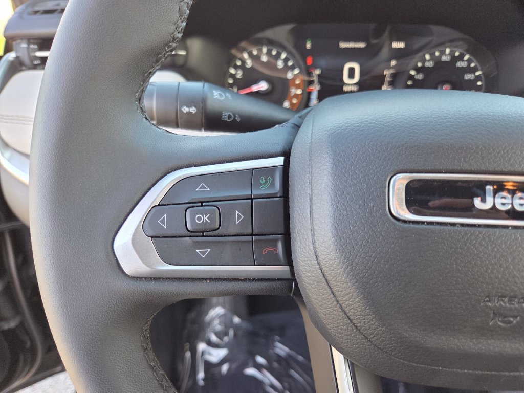 Used 2025 Jeep Compass Limited AWD/4WD image 33