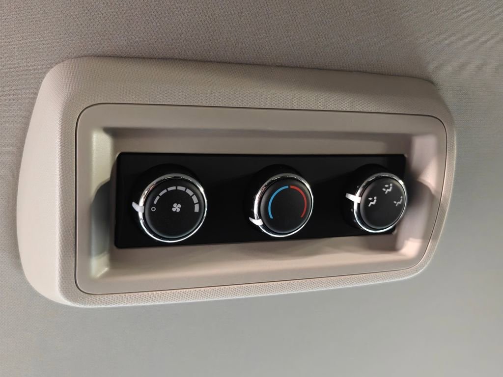 Used 2020 Dodge Grand Caravan SE image 30