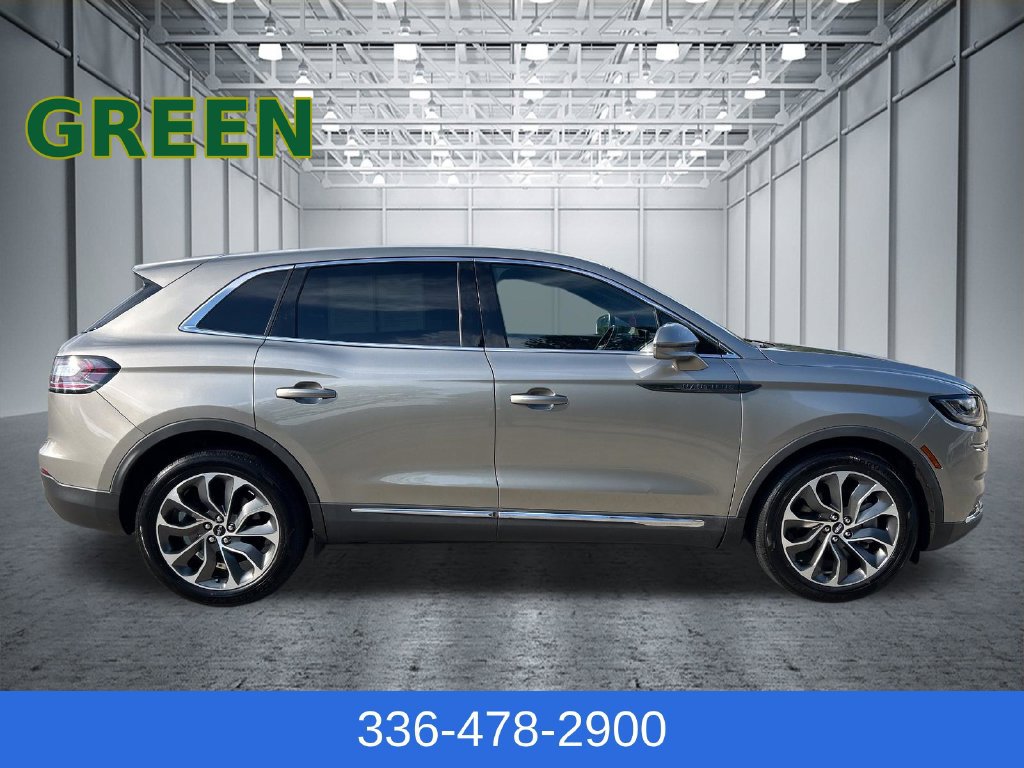Used 2023 Lincoln Nautilus Reserve AWD/4WD image 9