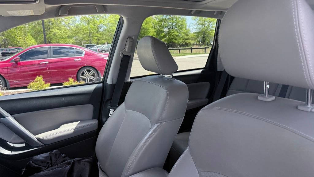 Used 2015 Subaru Forester 2.5i Touring w/ Eyesight & Navigation System AWD/4WD image 11