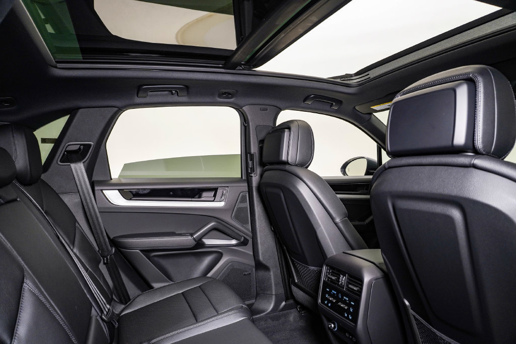 New 2026 Porsche Cayenne AWD/4WD image 16